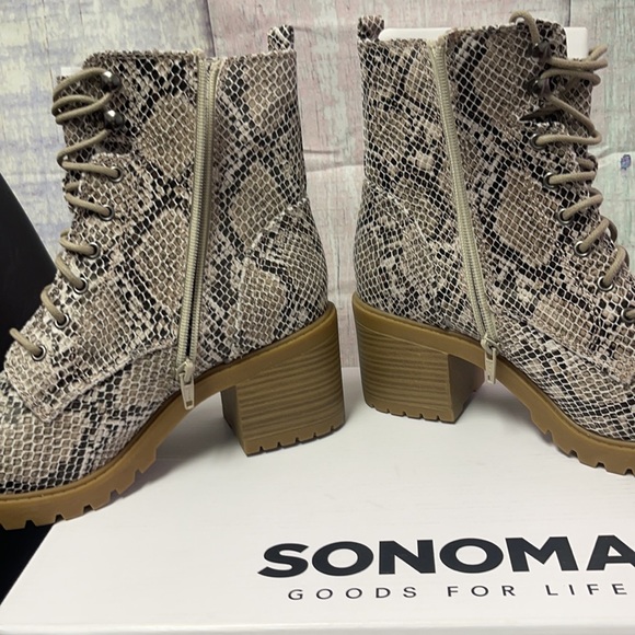 - Brand new Woman’s High Heeled Boots. - Picture 14 of 16